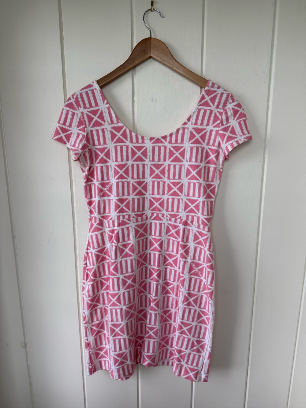 MAHI GOLD Pink & White Geometric Print Mini Dress with Scoop Neck